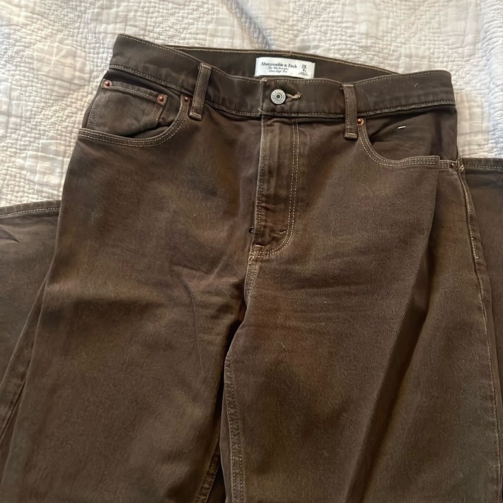 Abercrombie & Fitch Brown 90s straight